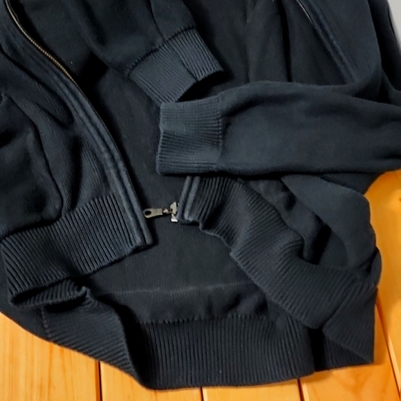 Levis Sweater size - Large - Picture 8 of 8